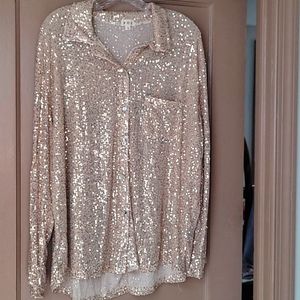 NWOT POL Large BUT can fit XL L/S Gold Sequin Top